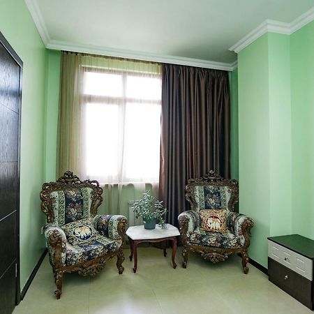 Apartment On Javakhishvili Batumi Exterior foto
