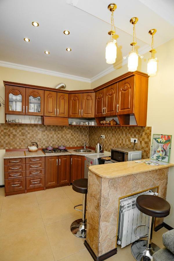 Apartment On Javakhishvili Batumi Exterior foto